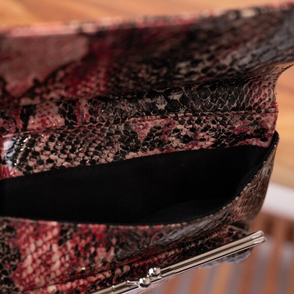 Kenneth Cole Reaction Clutch With Coin Purse Pink Snake Skin Pattern - Picture 10 of 12